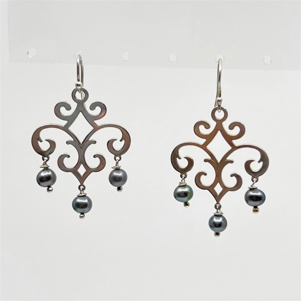 Sterling silver pearl‎ earrings